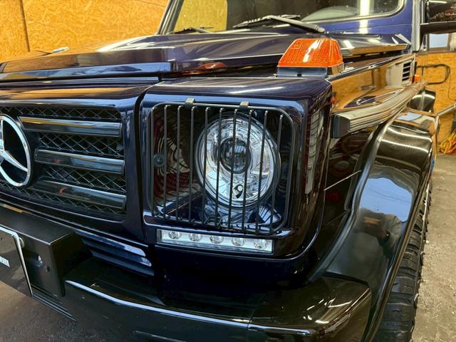 Ｇクラス Ｇ５００Ｌ　４ＷＤ　左ハンドル　バックカメラ　クリアランスソナー　パワーシート　サンルーフ　オートライト　ヘッドライトウォッシャー　アルミホイール　シートヒーター　ＡＴ　エアコン　パワーステアリング（78枚目）