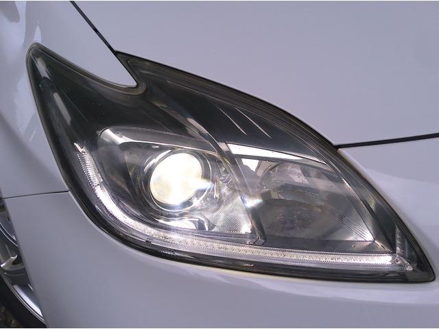プリウス Ｓ　車検Ｒ９年５月　純正ナビＴＶ　バックカメラ　ＣＤ　ブルートゥース　ＨＩＤ　フォグ　Ｆガラス熱線　オートライト　ステアリングスイッチ　ＡＡＣ　スマートキー　ＥＴＣ　１５ＡＷ　２０２３年製ＶＲＸ２（4枚目）