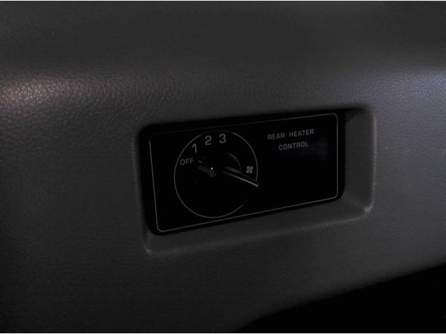 ＮＶ３５０キャラバンバン ロングプレミアムＧＸターボ　クロムギアパッケージ　ディーゼルターボ　ナビＴＶ　バックカメラ　ＤＶＤ・ＣＤ　フリップダウンモニター　ベッドキット　リアクーラー＆ヒーター　スマートキー　オートライト　ヒッチメンバー　黒１５ＡＷ　ホワイトレタータイヤ（24枚目）