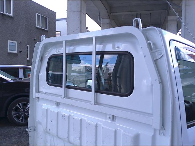 ＮＴ１００クリッパートラック ＤＸ　４ＷＤ　検Ｒ８年１２月　５ＭＴ　純正オーディオ　前後ドラレコ　アオリ３方開　切替４ＷＤ　ヘッドライトレベライザー　シガー電源　Ｗエアバッグ　フロアマット（6枚目）