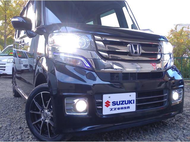 N-BOXカスタム G・Lパッケージ 4WD フルエアロ ナビTV バックカメラ ブルートゥース 左パワスラ HID フォグ ETC シートヒーター 15AW 新品タイヤ オートライト スマートキー 横滑り防止機能 ミラーヒーター(3枚目)