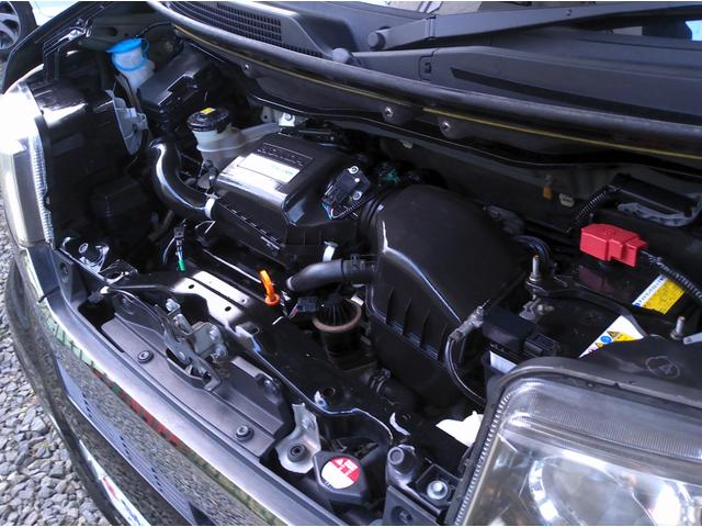 N-BOXカスタム G・Lパッケージ 4WD フルエアロ ナビTV バックカメラ ブルートゥース 左パワスラ HID フォグ ETC シートヒーター 15AW 新品タイヤ オートライト スマートキー 横滑り防止機能 ミラーヒーター(12枚目)