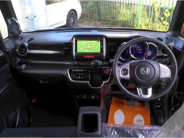 N-BOXカスタム G・Lパッケージ 4WD フルエアロ ナビTV バックカメラ ブルートゥース 左パワスラ HID フォグ ETC シートヒーター 15AW 新品タイヤ オートライト スマートキー 横滑り防止機能 ミラーヒーター(14枚目)