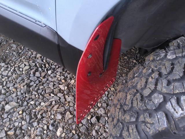 デリカＤ：５ Ｇ　パワーパッケージ　８インチナビＴＶ　バックカメラ　ブルートゥース　リフトアップ　ホワイトレターＡ／Ｔタイヤ　マッドフラップ　パワスラ　マフラー　ＡＡＣ　ＨＩＤ　フォグ　クルコン　オートライト　ＥＴＣ　スマートキー（12枚目）