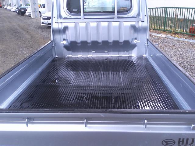 ハイゼットトラック スタンダード　５ＭＴ　検Ｒ８／１０　純正オーディオ　三方開トラック　１２ＡＷ　オートライト　横滑り防止機能　アイドリングストップ　パーキングソナー　荷台収納ボックス　記録簿　Ｗエアバッグ（4枚目）