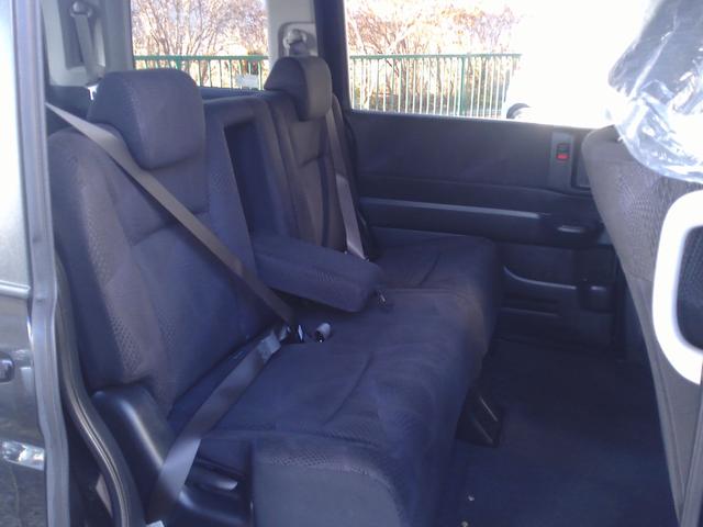 ステップワゴンスパーダ Ｓ　フルエアロ　ナビＴＶ　ブルートゥース　ＢＤ　ＤＶＤ　ＣＤ　両側パワースライドドア　リアエアコン・ヒーター　１６インチＡＷ　オートライト　Ｆガラス熱線　ＨＩＤ　フォグ　スポイラー　バイザー　マット（13枚目）