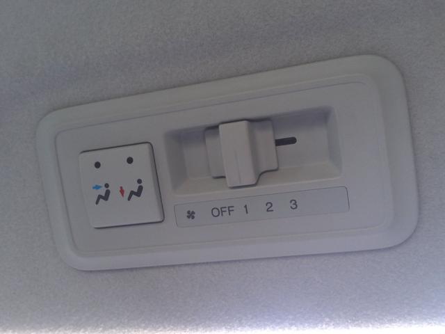 ステップワゴンスパーダ Ｓ　フルエアロ　ナビＴＶ　ブルートゥース　ＢＤ　ＤＶＤ　ＣＤ　両側パワースライドドア　リアエアコン・ヒーター　１６インチＡＷ　オートライト　Ｆガラス熱線　ＨＩＤ　フォグ　スポイラー　バイザー　マット（24枚目）