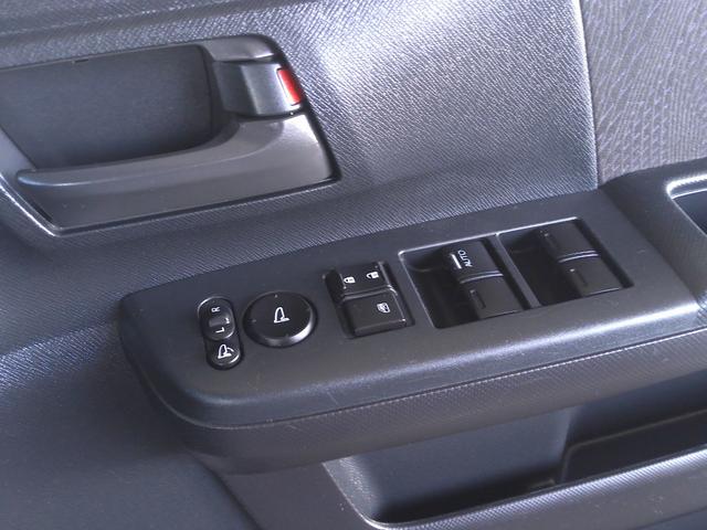 ステップワゴンスパーダ Ｓ　フルエアロ　ナビＴＶ　ブルートゥース　ＢＤ　ＤＶＤ　ＣＤ　両側パワースライドドア　リアエアコン・ヒーター　１６インチＡＷ　オートライト　Ｆガラス熱線　ＨＩＤ　フォグ　スポイラー　バイザー　マット（29枚目）