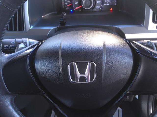 ステップワゴンスパーダ Ｓ　フルエアロ　ナビＴＶ　ブルートゥース　ＢＤ　ＤＶＤ　ＣＤ　両側パワースライドドア　リアエアコン・ヒーター　１６インチＡＷ　オートライト　Ｆガラス熱線　ＨＩＤ　フォグ　スポイラー　バイザー　マット（30枚目）