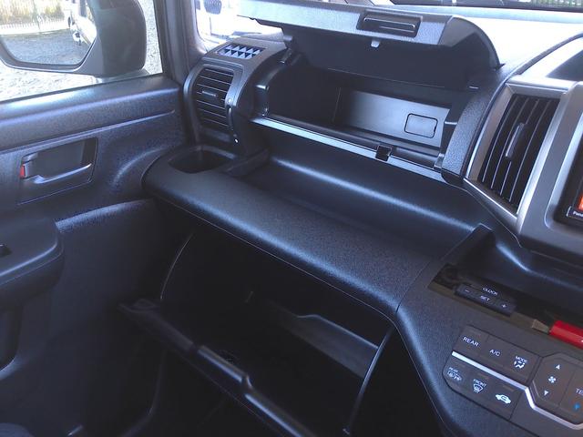 ステップワゴンスパーダ Ｓ　フルエアロ　ナビＴＶ　ブルートゥース　ＢＤ　ＤＶＤ　ＣＤ　両側パワースライドドア　リアエアコン・ヒーター　１６インチＡＷ　オートライト　Ｆガラス熱線　ＨＩＤ　フォグ　スポイラー　バイザー　マット（32枚目）