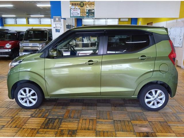 デイズ Ｘ　４ＷＤ　衝突軽減ブレーキ　Ｂｌｕｅｔｏｏｔｈ　全周囲カメラ　純正ナビ　ＴＶ　コーナーソナー　ＤＶＤ　禁煙車　前席シートヒーター　ＥＴＣ　盗難防止装置　電動格納ドアミラー　インテリジェントキー　ＡＢＳ（9枚目）