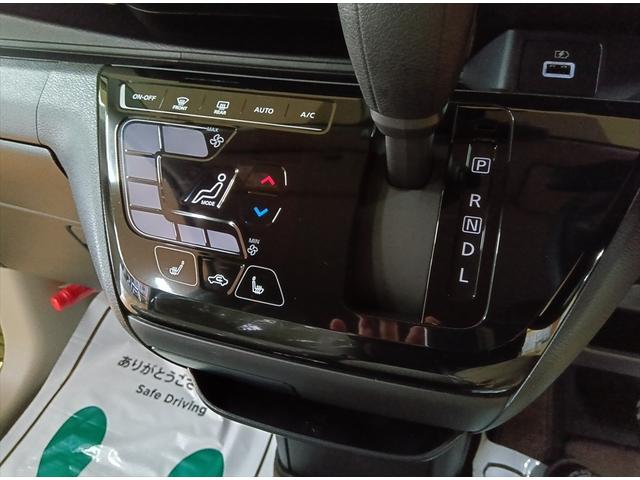 デイズ Ｘ　４ＷＤ　衝突軽減ブレーキ　Ｂｌｕｅｔｏｏｔｈ　全周囲カメラ　純正ナビ　ＴＶ　コーナーソナー　ＤＶＤ　禁煙車　前席シートヒーター　ＥＴＣ　盗難防止装置　電動格納ドアミラー　インテリジェントキー　ＡＢＳ（18枚目）