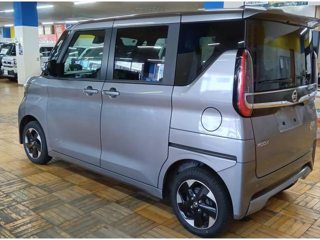 ルークス ハイウェイスター　Ｘ　プロパイロットエディション　４ＷＤ　衝突軽減ブレーキ　Ｂｌｕｅｔｏｏｔｈ　全周囲カメラ　純正ナビ　ＴＶ　両側パワースライドドア　盗難防止システム　ＬＥＤライト　インテリキー　追従クルコン　前席シートヒーター　禁煙車　ＥＴＣ（7枚目）