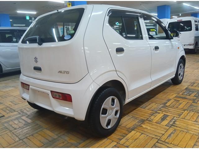 アルト F 4WD ダブルエアバック 運転席側シートヒーター キーレスエントリーシステム 横滑防止 パワステ AC ABS 禁煙 パワーウインドー CD(6枚目)