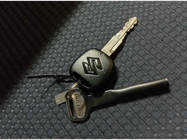 アルト F 4WD ダブルエアバック 運転席側シートヒーター キーレスエントリーシステム 横滑防止 パワステ AC ABS 禁煙 パワーウインドー CD(26枚目)