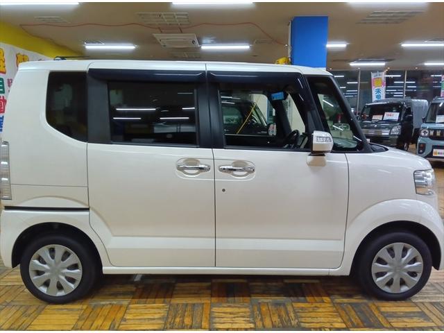 Ｎ－ＢＯＸ Ｇ・ターボＬパッケージ　あんしんパッケージ　４ＷＤ　衝突軽減ブレーキ　Ｂｌｕｅｔｏｏｔｈ　バックカメラ　ドライブレコーダー　社外ナビ　ＴＶ　両側パワースライドドア　スマ－トキ－　禁煙　ＥＴＣ車載器　オートクルーズコントロール（4枚目）