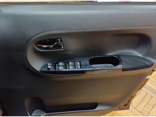 タント カスタムRS トップエディションリミテッドSAIII ターボ パノラマビューモニター 純正ナビTV 4WD Bluetooth 両側パワースライドドア オートハイビーム コーナーセンサー 横滑り防止装置 LEDヘッドライト オートライト DVD再生(30枚目)