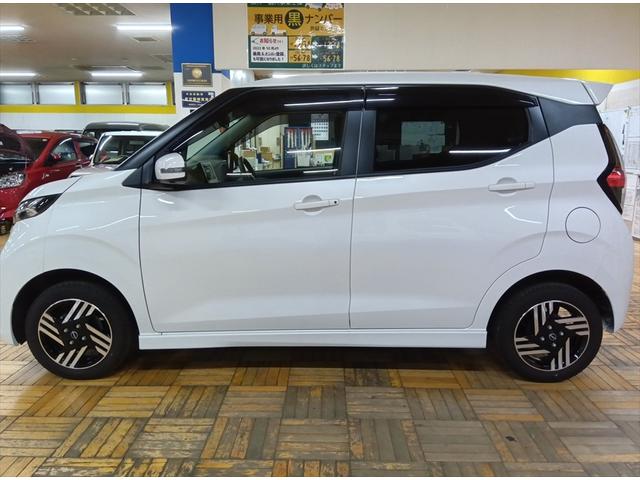 デイズ ハイウェイスター　Ｘ　アラウンドビューモニター　４ＷＤ　衝突軽減ブレーキ　踏み間違い防止　コーナーソナー　電格ミラー　ＥＳＣ　シートヒータ　禁煙車　ＵＳＢ　オートライト　ＬＥＤライト　インテリキー　アイドリングストップ（8枚目）