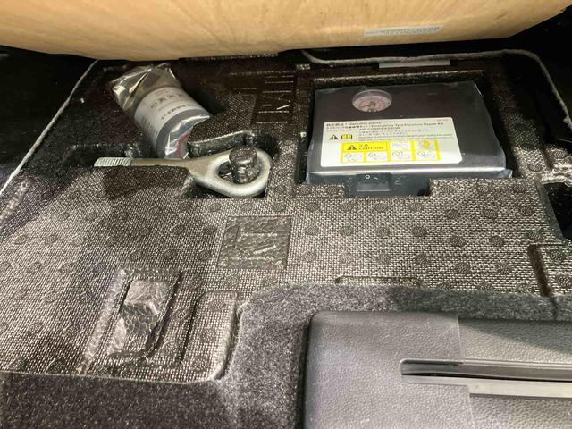 タント ファンクロスターボ　４ＷＤ　アルミホイール　シートヒーター　ターボ　アイドリングストップ　オートマチックハイビーム　衝突防止システム　ＬＥＤヘッドランプ　レーンアシスト　スマートキー　記録簿　ワンオーナー　エアバッグ（17枚目）