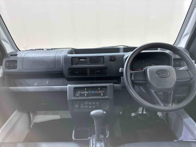 ハイゼットトラック スタンダード　４ＷＤ　アイドリングストップ　オートマチックハイビーム　衝突防止システム　レーンアシスト　記録簿　ワンオーナー　エアコン　パワーステアリング　エアバッグ　ＡＢＳ（5枚目）
