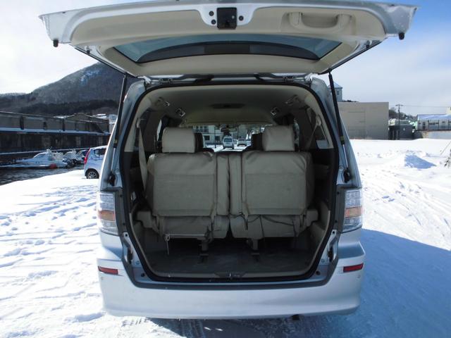 アルファードハイブリッド Gエディション 4WD ワンオーナー 往年整備記録簿全て有り 両側PWスライドドア 革調シートカバー クルコン ETC HID メーカーHDDナビ Bカメラ 夏冬タイヤアルミセット 近畿地方仕入れサビ無し(22枚目)