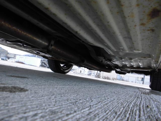 アルトワークス ＲＳ／Ｒ　５ＭＴ　４ＷＤ　ツインカムＩＣターボ　ＲＳ－Ｒダウンサス　社外ラテラルロッド　ＬＥＤヘッド　砲弾スポーツマフラー　タイベル交換済　ラッピング　社外ハンドル　ＥＴＣ　関東仕入れサビ無し　修復歴無し（17枚目）