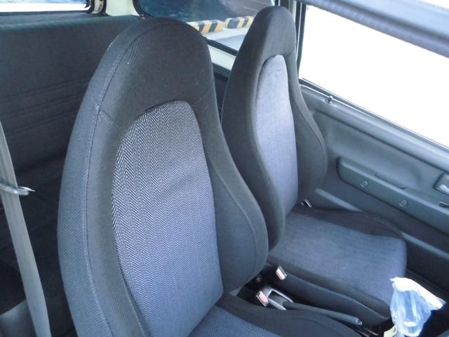 アルトワークス ＲＳ／Ｒ　５ＭＴ　４ＷＤ　ツインカムＩＣターボ　ＲＳ－Ｒダウンサス　社外ラテラルロッド　ＬＥＤヘッド　砲弾スポーツマフラー　タイベル交換済　ラッピング　社外ハンドル　ＥＴＣ　関東仕入れサビ無し　修復歴無し（22枚目）