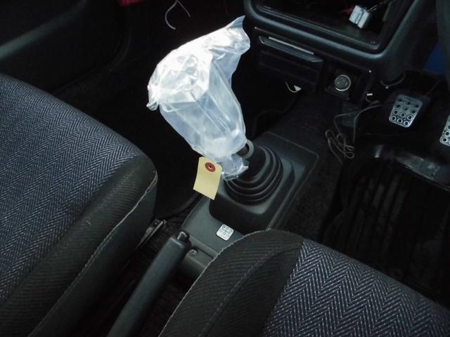 アルトワークス ＲＳ／Ｒ　５ＭＴ　４ＷＤ　ツインカムＩＣターボ　ＲＳ－Ｒダウンサス　社外ラテラルロッド　ＬＥＤヘッド　砲弾スポーツマフラー　タイベル交換済　ラッピング　社外ハンドル　ＥＴＣ　関東仕入れサビ無し　修復歴無し（30枚目）