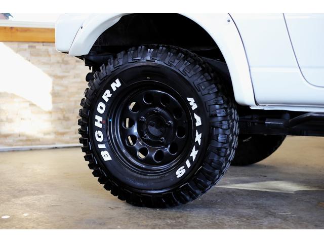 ジムニー ランドベンチャー　本州仕入　リフトアップ　新品１０インチオーディオ　新品ＬＥＤヘッドライト　社外マフラー　ＬＥＤテール　新品スキッドプレート　新品ラプターグリル（3枚目）