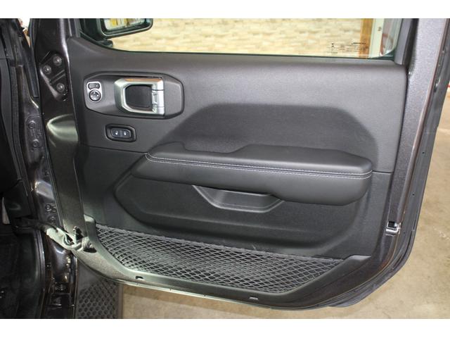 ジープ・ラングラー 80thアニバーサリーエディション 4WD ユーザー買取車 禁煙車 100台限定車 正規ディーラー車 距離無制限半年保証付き(37枚目)