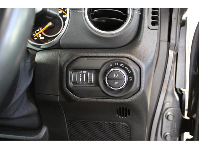 ジープ・ラングラー 80thアニバーサリーエディション 4WD ユーザー買取車 禁煙車 100台限定車 正規ディーラー車 距離無制限半年保証付き(48枚目)