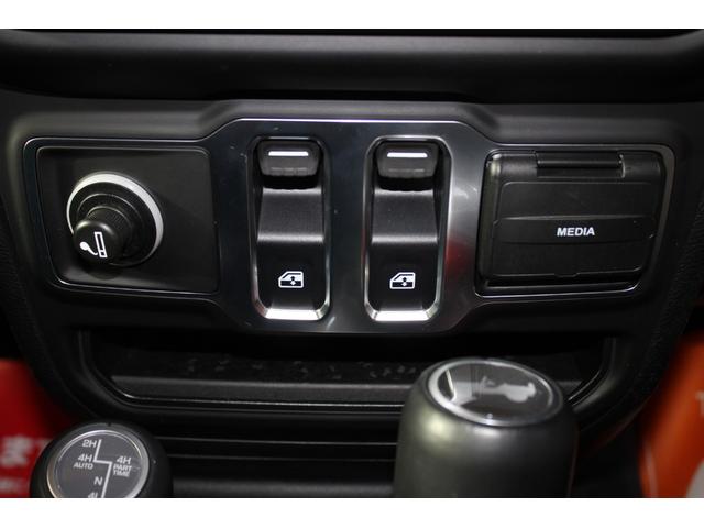 ジープ・ラングラー 80thアニバーサリーエディション 4WD ユーザー買取車 禁煙車 100台限定車 正規ディーラー車 距離無制限半年保証付き(59枚目)