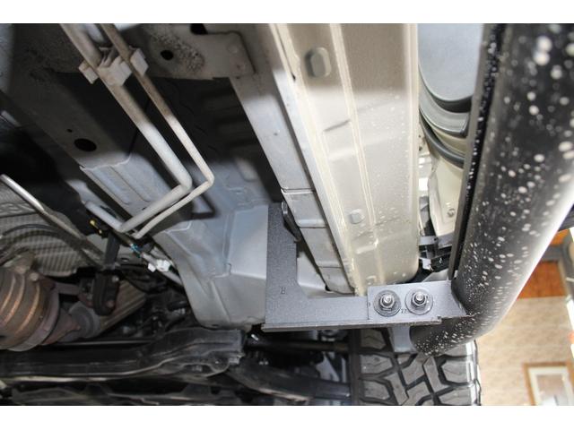 デリカＤ：５ Ｄ　プレミアム　ラングラーベージュ全塗装　新品１．５インチリフトＵＰ　新品タイヤ　新品アルミ　本州仕入　新品ブルバー　新品サイドステップ　両側パワスラ　ＰＷバックドア（32枚目）