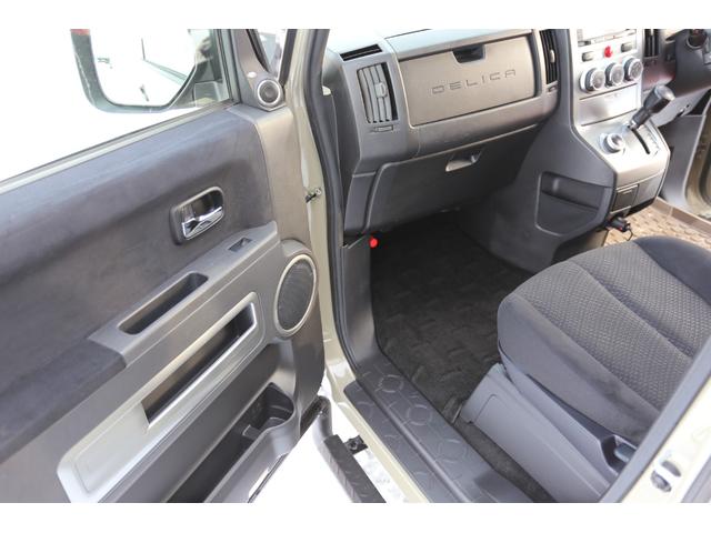 デリカＤ：５ Ｄ　プレミアム　ラングラーベージュ全塗装　新品１．５インチリフトＵＰ　新品タイヤ　新品アルミ　本州仕入　新品ブルバー　新品サイドステップ　両側パワスラ　ＰＷバックドア（59枚目）