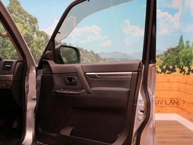 ロング GR 禁煙車 5MT車 4WD SDナビ バックカメラ HIDヘッドライト オートエアコン リアフォグ ETC 純正アルミホイール オートライト(35枚目)