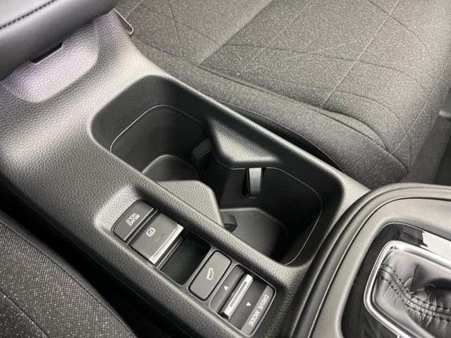 e:HEV X 4WD 登録済未使用車 寒冷地仕様 衝突被害軽減装置 アダプティブクルーズ クリアランスソナー シートヒーター LEDヘッドライト オートライト 横滑り防止装置 純正16インチアルミホイール(50枚目)