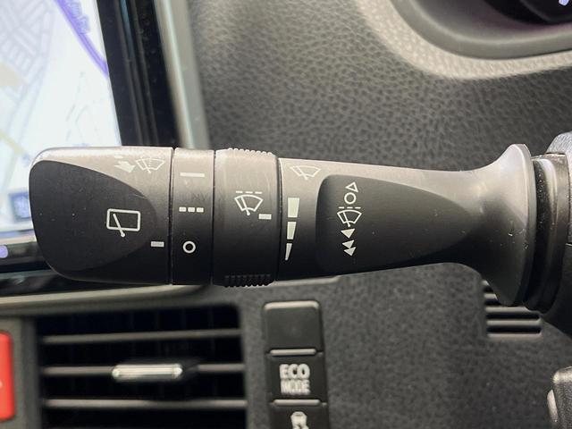 ヴォクシー ＺＳ　煌　４ＷＤ　両側パワースライドドア　９インチ純正ナビ　バックカメラ　トヨタセーフティセンス　寒冷地仕様　ＥＴＣ　クルーズコントロール　ＬＥＤヘッドライト　スマートキー　純正革巻きステアリング（51枚目）