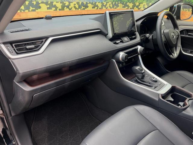 ＲＡＶ４ ハイブリッドＧ　４ＷＤ　純正９インチナビ　レーダークルーズコントロール　ステアリングヒーター　パワーバックドア　前席シートヒーター　オートハイビーム　ルーフキャリア　パワーシート　シートメモリー　バックカメラ（48枚目）