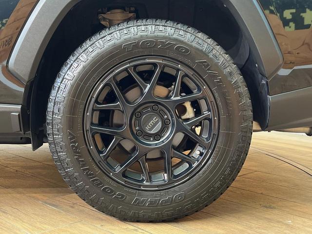 ＲＡＶ４ ハイブリッドＧ　４ＷＤ　純正９インチナビ　レーダークルーズコントロール　ステアリングヒーター　パワーバックドア　前席シートヒーター　オートハイビーム　ルーフキャリア　パワーシート　シートメモリー　バックカメラ（64枚目）