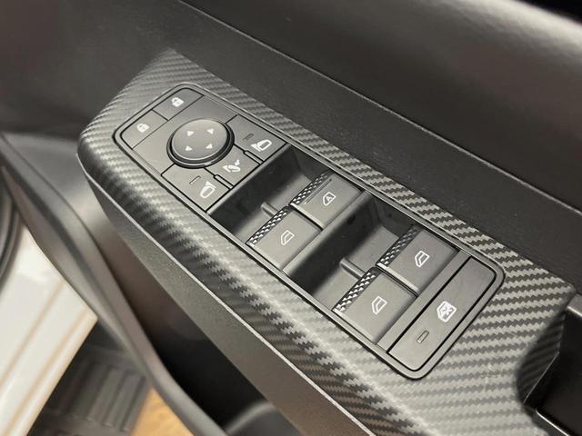 トライトン ＧＳＲ　ルーフレール　全周囲カメラ　９インチディスプレイオーディオ　レーダークルーズ　ｅーアシスト　黒革シート　前席シートヒーター　パワーシート　ＬＥＤヘッドライト　純正１８インチアルミホイール　ＥＴＣ（40枚目）