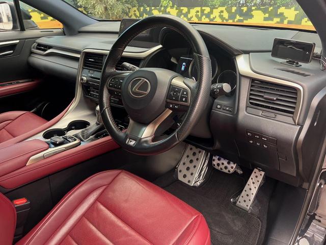 ＲＸ ＲＸ４５０ｈ　Ｆスポーツ　４ＷＤ　サンルーフ　１２．３インチワイドナビ　全周囲カメラ　衝突軽減　シートベンチレーション　パワーバックドア　ステアリングヒーター　ＥＴＣ　レーダークルーズ　パワーシート　純正アルミホイール（46枚目）