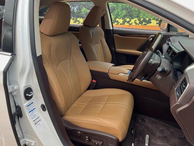 RX RX450h バージョンL 4WD 12.3型純正ナビ 全周囲カメラ シートベンチレーション パワーバックドア レーダークルーズコントロール ETC ウッドコンビステアリング 3眼LEDヘッドランプ 純正20インチアルミホイール(9枚目)