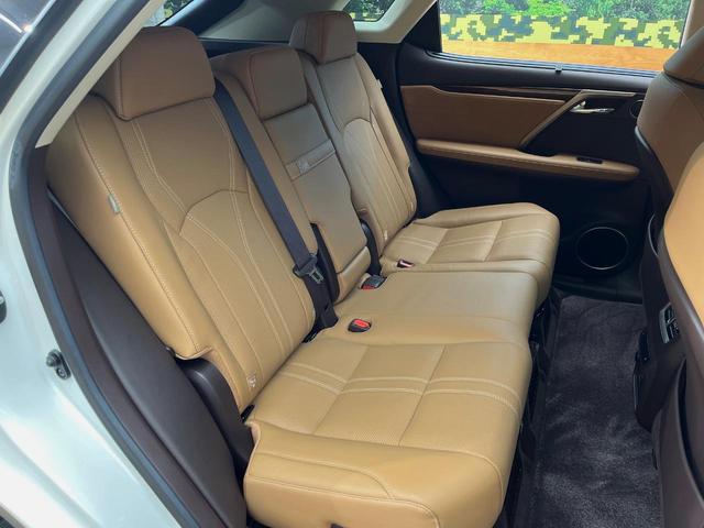 RX RX450h バージョンL 4WD 12.3型純正ナビ 全周囲カメラ シートベンチレーション パワーバックドア レーダークルーズコントロール ETC ウッドコンビステアリング 3眼LEDヘッドランプ 純正20インチアルミホイール(10枚目)
