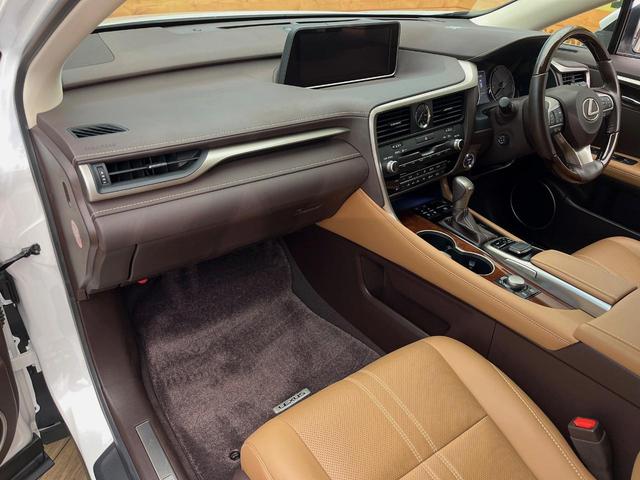 RX RX450h バージョンL 4WD 12.3型純正ナビ 全周囲カメラ シートベンチレーション パワーバックドア レーダークルーズコントロール ETC ウッドコンビステアリング 3眼LEDヘッドランプ 純正20インチアルミホイール(52枚目)