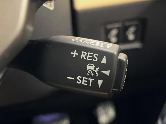 NX NX300h バージョンL 4WD サンルーフ 純正ナビ 革シート シートエアコン 衝突軽減 レーダークルーズ メモリーシート パワーバックドア 三眼LEDヘッドライト バックカメラ スマートキー(5枚目)