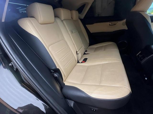 NX NX300h バージョンL 4WD サンルーフ 純正ナビ 革シート シートエアコン 衝突軽減 レーダークルーズ メモリーシート パワーバックドア 三眼LEDヘッドライト バックカメラ スマートキー(10枚目)