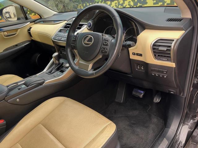 NX NX300h バージョンL 4WD サンルーフ 純正ナビ 革シート シートエアコン 衝突軽減 レーダークルーズ メモリーシート パワーバックドア 三眼LEDヘッドライト バックカメラ スマートキー(42枚目)