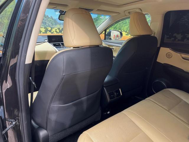 NX NX300h バージョンL 4WD サンルーフ 純正ナビ 革シート シートエアコン 衝突軽減 レーダークルーズ メモリーシート パワーバックドア 三眼LEDヘッドライト バックカメラ スマートキー(45枚目)