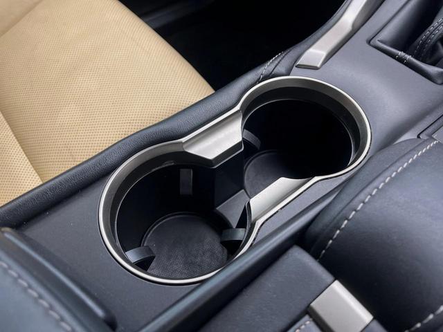 NX NX300h バージョンL 4WD サンルーフ 純正ナビ 革シート シートエアコン 衝突軽減 レーダークルーズ メモリーシート パワーバックドア 三眼LEDヘッドライト バックカメラ スマートキー(54枚目)