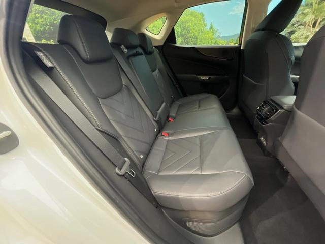 NX NX350h バージョンL 4WD 純正14型ディスプレイ 全周囲カメラ 寒冷地仕様 衝突被害軽減 レーダークルーズ 禁煙車 電動リアゲート 革シート 全席シートヒーター シートエアコン メモリーシート(11枚目)